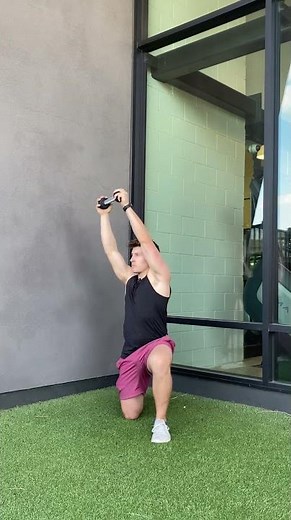 Half Kneeling Dumbbell Chop