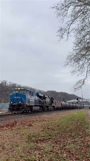 NS 8098,(Conrail Heritage Unit!) leads NS 66X through Springdale!#train#norfolksouthern#heritageunit