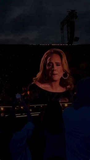 Telas Para Elas on Instagram: "Adele _" Love In The Dark" (tradução). #lyrics #tradução #pop #musica #adele #videoviral #loveinthedark #popmusic #explorepage #crescimentopessoal #mulheresfortes"