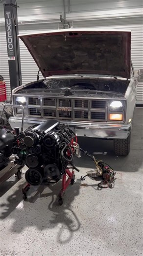 85 Chevy LS swap💪💪 #c10#c10trucks#Isswap#lsx#salinaslsx