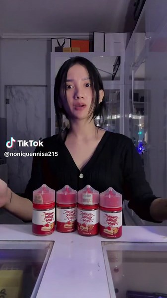 Showcasing Stylish Vaping Devices: Colors and Reviews