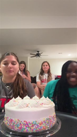 ABSOLUTELY 😝😝😝😝😝@audrey__meyer @zitameyer0