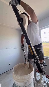 Taping with the bazooka 🔥✅ #drywall #taper #fyp #mudding #reels | Urumex_Drywall