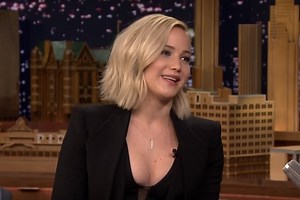 Jennifer Lawrence Thought She Met Elizabeth Taylor a Year After Hollywood Icon Died (Video)