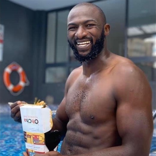 Payday might delay but Matumbo never disappoints. Here’s an easy Matumbo Wet-Fry recipe served alongside Ugali and Sukuma Wiki to stretch your budget as you wait for your salary pending approval. Do you wash and clean your honeycomb tripe/matumbo/shaki before cooking ? #AjabLigiYaKipekee #AjabPremiumMaizeMeal | The Roaming Chef