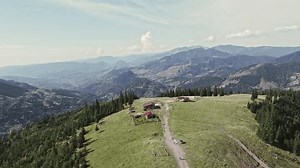 「Borsa Maramures、Borsa、Maramures、ルーマニアRodna Mountains」の動画素材（ロイヤリティフリー）1101292659 | Shutterstock