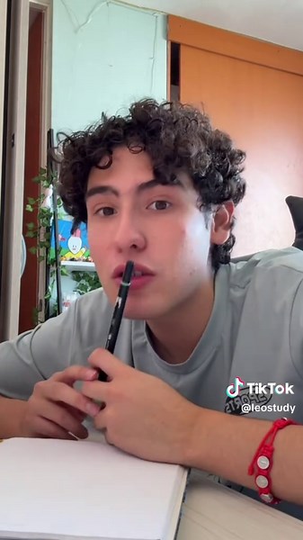 Ideas creativas para títulos de videos sobre maquillaje y lettering