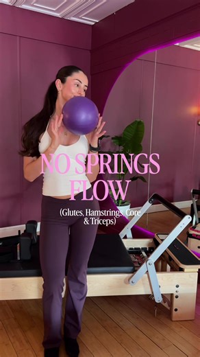 No springs ball reformer flowww 🧘🏻‍♀️ aka my fave class plan in a while 🫡 So much fun and lots of focus on control! Included some single arm upper body into this plan but of course that does need springs ✨ Let me know if you try it! #pilatestiktok #reformerworkout #reformerflow #pilatesinstructor #pilatesinspiration