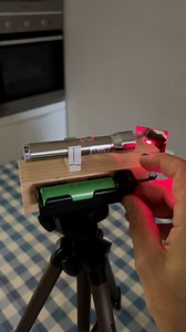 Mini DIY Laser Level 🔴 Perfect straight lines for walls & ceilings! 🖼️✨ #DIYTech #LaserLevel #LifeHack #Makers #fblifestyle | Rodaolok