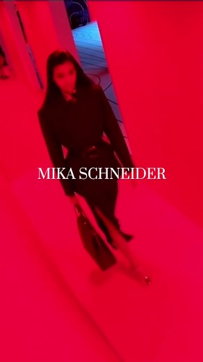 トップモデルのファッションショー東京