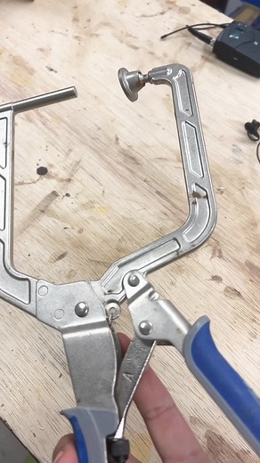 151K views · 7.2K reactions | This Kreg Tool clamp is one of my favorite clamps to use when building with pocket holes. #kregpartner #kregjig #woodworkingtools #woodworking #anikasdiylife | The DIY Life with Anika | Facebook