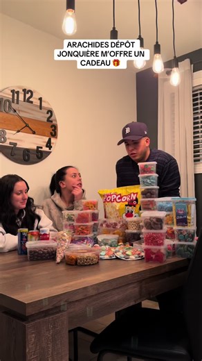 Pour les commande en ligne allez voir sur leur site internet: arachidesdepotjonquiere.com @Arachides dépot jonquiere 3600 boulevard Harvey, Jonquière