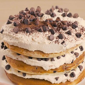 Las Cakemanías son pancakes y wafles que dejaron volar su imaginación. 👨‍🍳​ ​ Prepara estas exquisitas creaciones en familia con Hot Cake Mix de Gold Medal, la base para consentirte. 💖 | Gold Medal CA