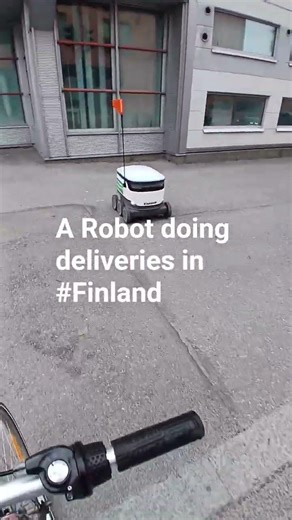 Did you know that Finland is already using robots for real-life deliveries? 🤖🇫🇮