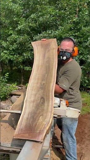 Woodworkers Know… Black Walnut Always Delivers | Chainsaw Milling