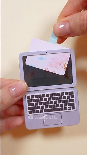 비밀 노트북💻 Secret Laptop