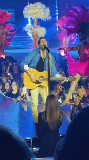 @olddominionmusic is gonna need a few more buses for the Vegas showgirls 💃 #olddominion #olddominionmusic #nfr #nfrconcert #countryconcert #countryconcertcontentcreator | Nashville Stacy