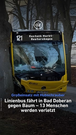 🚨 Großeinsatz in Bad Doberan: Bei einem Unfall auf der L12 sind am Mittwoch (21. Januar) mehrere Menschen verletzt worden. Ein Bus kam an der Nienhäger Chaussee von der Fahrbahn ab und fuhr gegen einen Baum. 13 Personen wurden verletzt, sieben davon leicht. Sechs weitere kamen zur Abklärung ebenfalls ins Krankenhaus. Zum Unglückszeitpunkt sollen sich um die 20 Fahrgäste im Bus befunden haben. ℹ️ Ein Rettungshubschrauber, diverse Krankenwagen und die Freiwillige Feuerwehr Bad Doberan waren im Ei