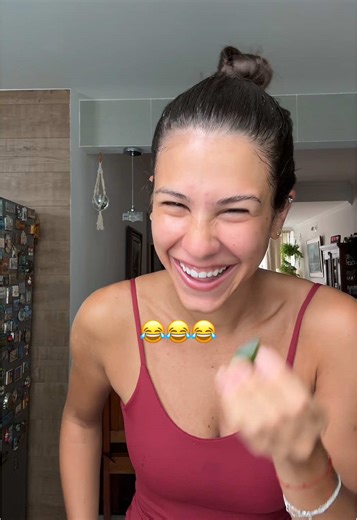 Piadas e cuidados com a pele usando babosa congelada