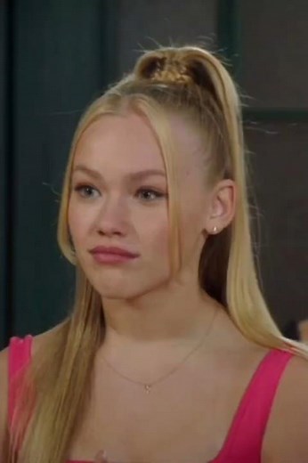 Freya Skye is going on tour! ✨