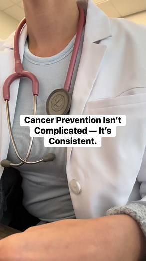 We talk about cancer like it’s random… but research shows around 80–90% of cancers are linked to modifiable factors — things we do (or don’t do) every day. Not extremes. Not perfection. Just patterns that add up. Here’s where prevention actually starts 👇 🌿 Movement — even brisk walking 30 min/day lowers overall cancer risk by up to 20%. 🥗 Fiber phytonutrients — plants help your body detox estrogen, bile acids, and carcinogens. 😴 Sleep — when you’re sleep-deprived, your immune repair systems 