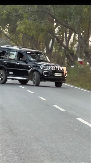 #trending #shortvideos #youtubeshorts #youtuber #scorpio #zblack #mahindra #love #avyadav09 love you