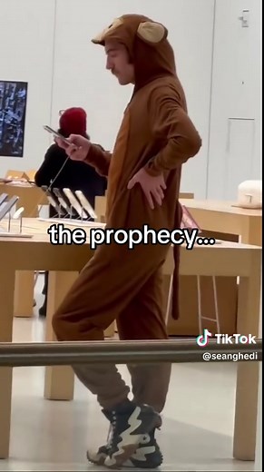 Real Gay Little Monkey at Apple Store - The Prophecy
