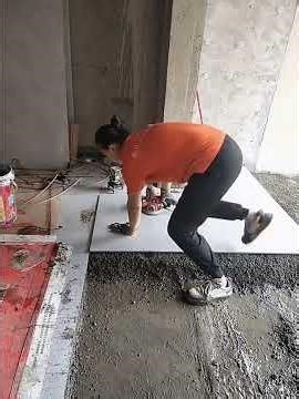 Colocar azulejos es difícil, duele la espalda y las piernas, y siempre estás sucio.