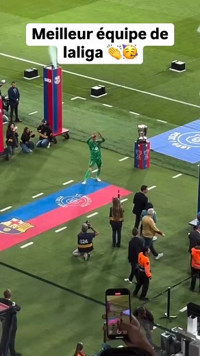 22K views · 380 reactions | Bien joué au Barcelonais 拾#Martinimk#footvibes360#laliga#premierleague#ligue1#séria#bundesliga#championsleague#europaleague#conferenceleague | Martini MK | Facebook