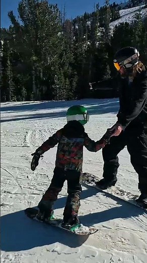 Easy first turns for little shredders! #snowboarding #mammothmountain #snowboardlessons