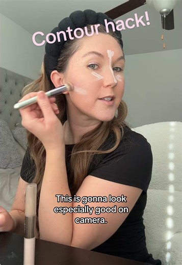 Contour and bronzer are NOT the same! Level up your makeup by using the correct shade for your skin tone. #contouring #makeuptutorial #bronzer #makeupmusthaves #makeuphacks