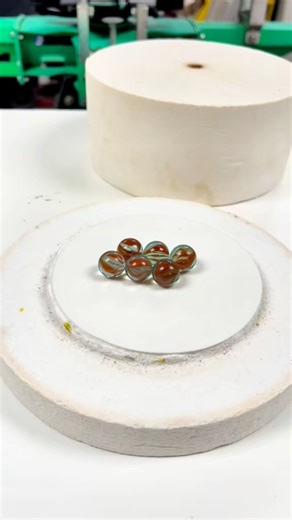 Making an arrowhead from melted marbles using a microwave kiln #flintknapping #arrowheads #microwavekiln #glassart #marbles | Blonde Okie