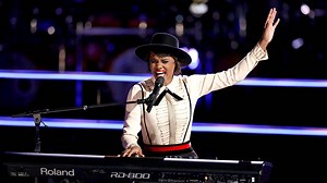 This performance had me like....WHOAAAAAA!!! 👀👀 #TheVoice | Alicia Keys