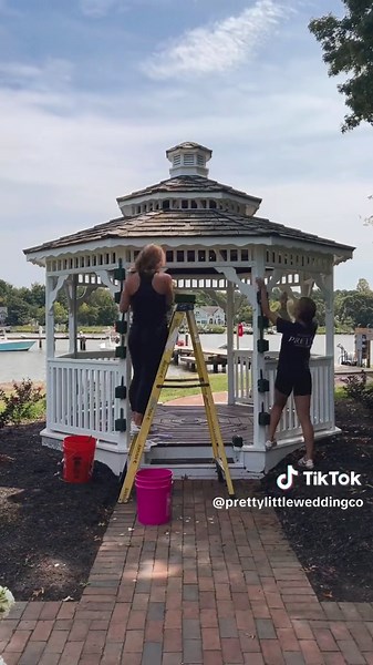 A little BTS of the making of an arbor 🤍