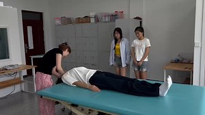 Dix-Hallpike试验是诊断耳石症（良性阵发性位置性眩晕，BPPV）的经典常用检查方法，主要用于判断耳石是否脱落到半规管（尤其是后半规管）。
