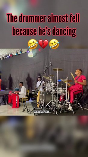 Hilarious Chair Fall Prank Reaction! 😂😂