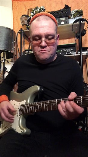 It’s rock ’n roll time! ’How To Play Rhythm & Lead Guitar Simultaneously 1, 2 & 3’ sheet music/tab booklets are now out & available on my bandcamp and gumroad pages! (Links in bio) Booklets include 5 rockin’ solos each in different keys and rhythmic feels. Audio examples come with the package and there’s a link to videos. Get ’em while they’re hot, ye! #guitar #guitartok #rocknroll #guitarsolo #book