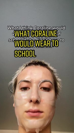 My Coraline record in the back 😩#coralineoutfit #coralinecosplay