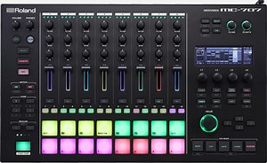 Roland - MC-707 | Groovebox