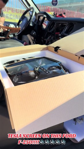 Tesla Screen Integration in Ford F-250