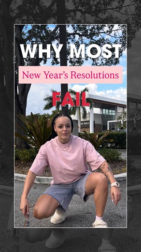 Primal Jas | Fat Loss & Wellness on Instagram: "Ditch the New Year’s resolutions. Most of them flop❌because they lack a solid plan. This🎉January 1st, I’m trying a Primal Peak Reset — focusing on: • protein-rich meals • achievable workouts • making rest a priority • daily habits that stick New to this? Follow along if you need some motivation💕 It’s about building consistency — not relying on willpower."