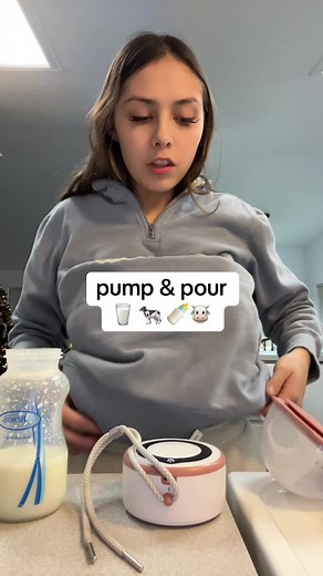 hand expressing for that long sucks but i srsly EMPTY myself #milk #cow #pumpandpour #pumpingmom #momcozy #oversupply #pump #handexpression #lactation #breastmilk #breastfeeding #real #relatable #breastfeedingjourney #momcozylife #midnights #tired #motnpump #pumpmas #vlogmas #fyp #fypシ #fypシ゚viral #foru #foryoupage #contentcreator