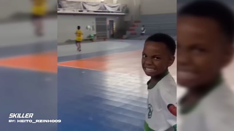 Unstoppable Football Skills That Embarrass Opponents