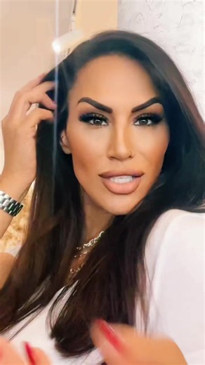 Jewelry Showcase: Elegant Layered Necklace Styles