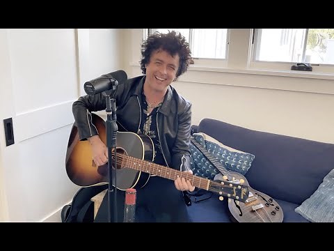 Billie Joe Armstrong performs a raw, uncensored, at-home version of Green Day's 'Graffitia'!