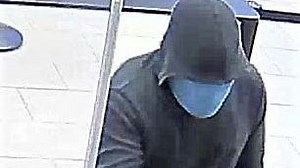 Wells Fargo Bank robber eludes police dragnet in Downtown El Paso