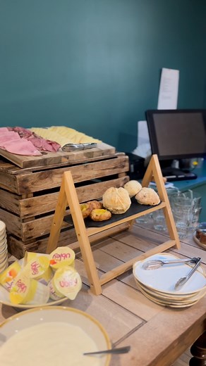 All guest bookings at Brambles of Inveraray include a complimentary continental buffet breakfast - think fresh pastries, fruit, cereals, and piping hot Campbells coffee… all on us 🥐☕️ Want something heartier? Upgrade to a full Scottish breakfast and start your day the bold way 🍳 Because slow mornings and good food should always come standard 💛 Explore our hotel dining👇 https://www.inverarayhotel.com/food | Brambles of Inveraray