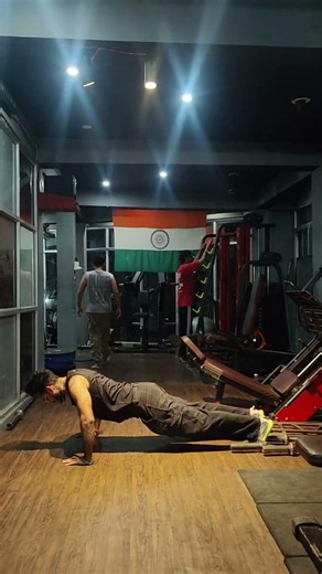 push-ups #rpsthefitnessclub #gym #viralvideo