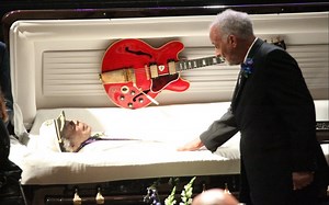 Chuck Berry 葬礼现场视频