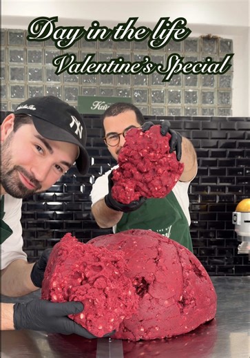 Day in the life of a Bakery Owner 👨🏻‍🍳🍪 Unser aller erstes Pop Up Event Location: KYTO Café, Am Wehrhahn 42, 40211 Düsseldorf Start: 12-16 Uhr & First come first serve! 💘